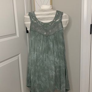 Long Tank Top with lace.